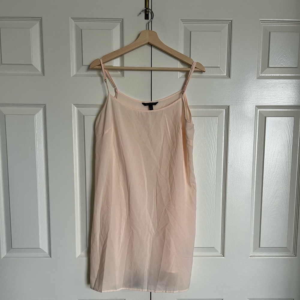 Banana Republic Slip in Pale Peach size Large